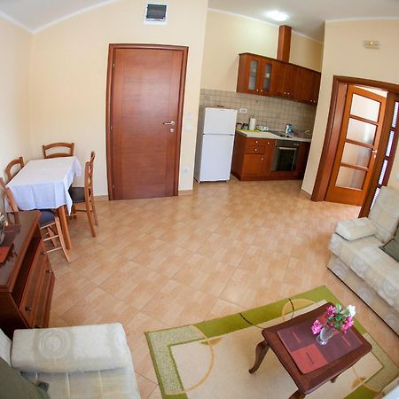 Apartments Stefan Bečići Стая снимка