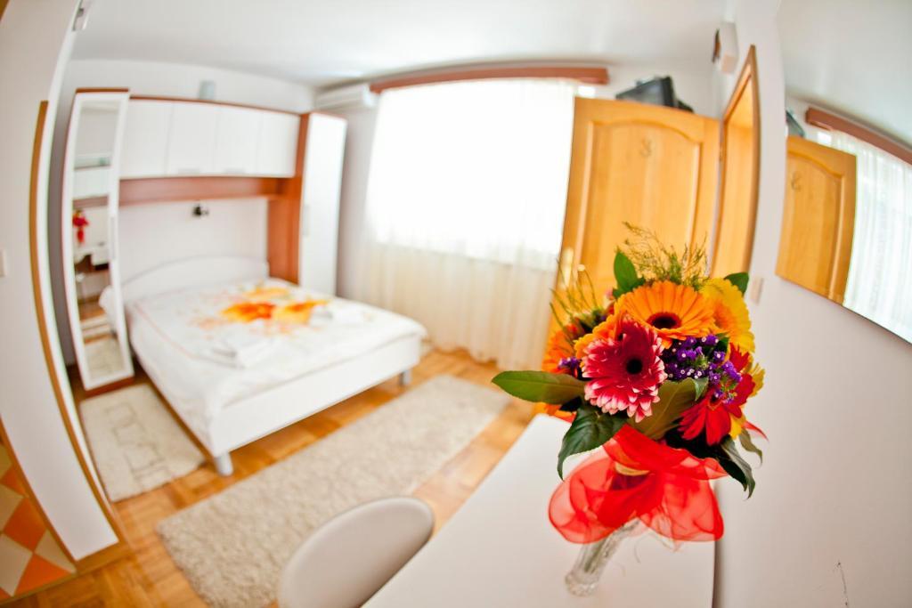 Apartments Stefan Bečići Стая снимка